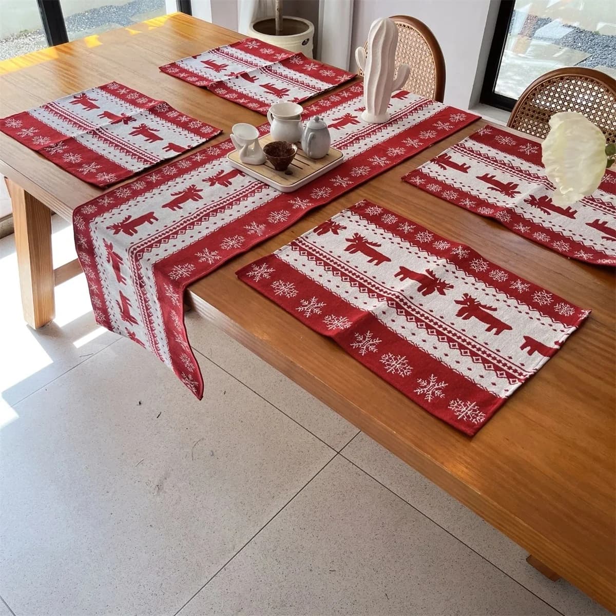 Juego de camino de mesa y salvamanteles navideños nórdicos